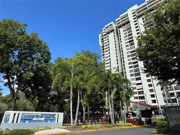 Parque De Las Fuentes 690 Cesar Gonzalez #808, San Juan, PR 00918