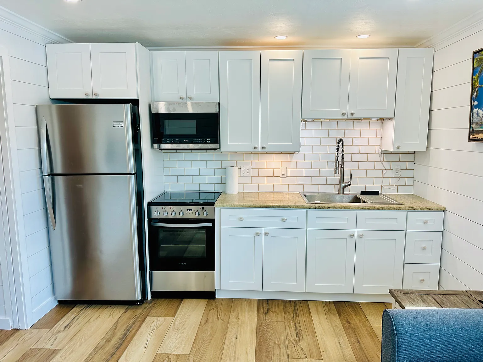 1236 Rosemary Ln — Photo 4