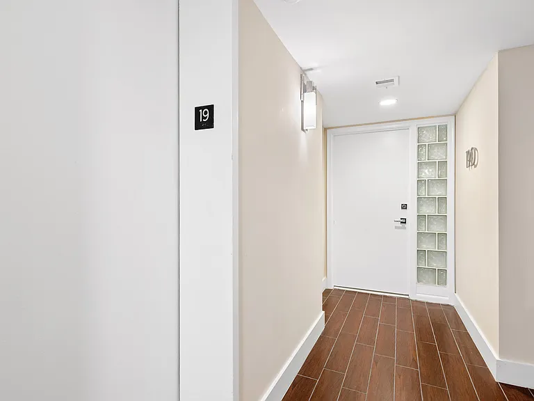 2800 E Sunrise Blvd #19D — Photo 8