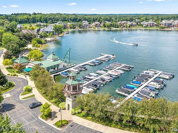 2nd image of 42 Boat Slip