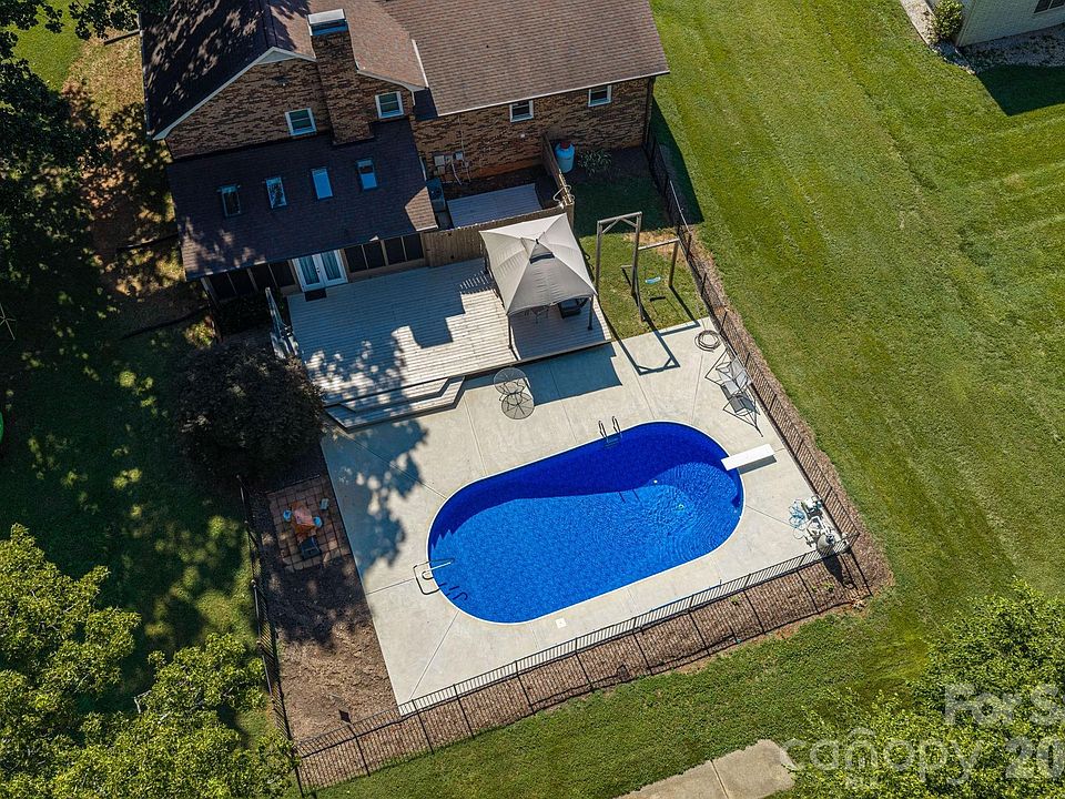 1st image of 389 Caprice Cir