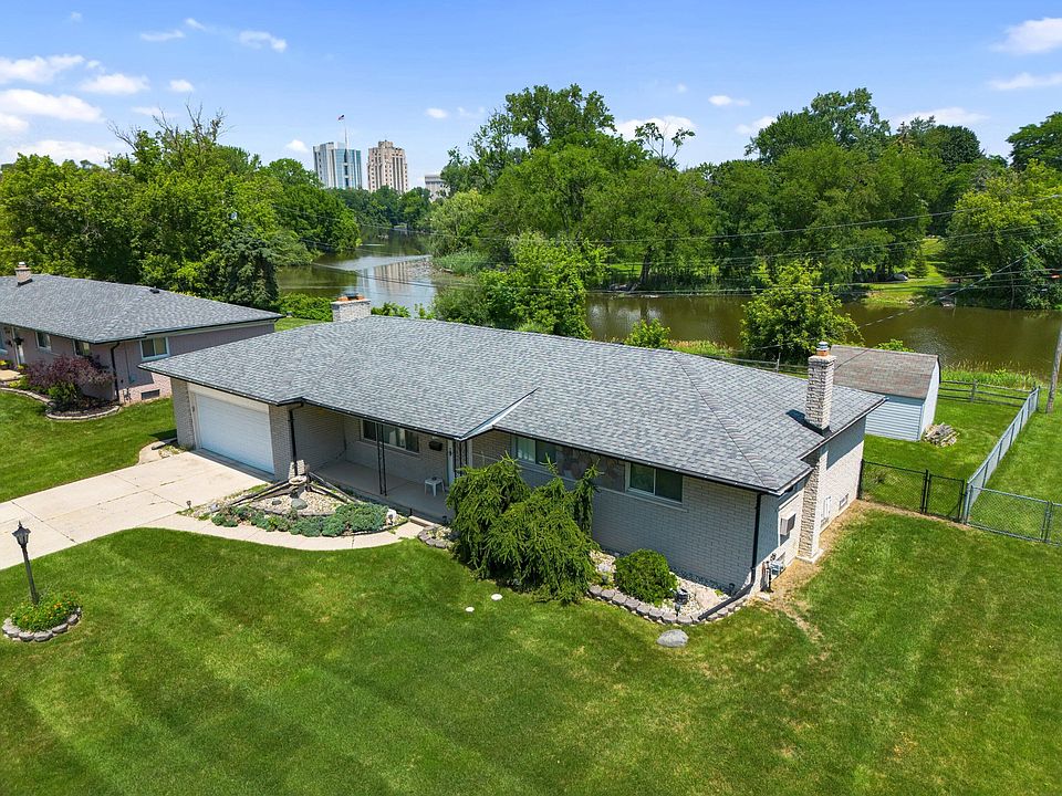 1st image of 175 Clinton River Dr