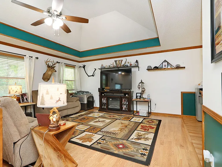 119 N Kaw Dr — Photo 6