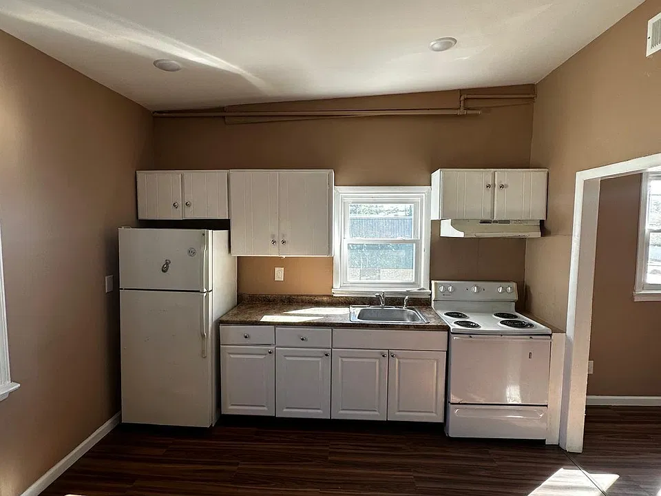 214 Main St #2F