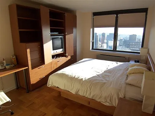 Rented by Luxury Habitat | media 49