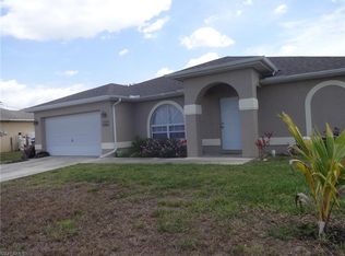 1227 NE 12th Pl, Cape Coral, FL 33909