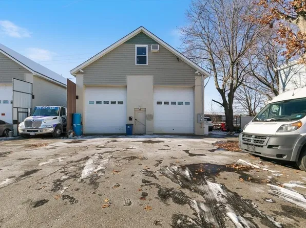 31 Garfield St, Lawrence, MA 01843