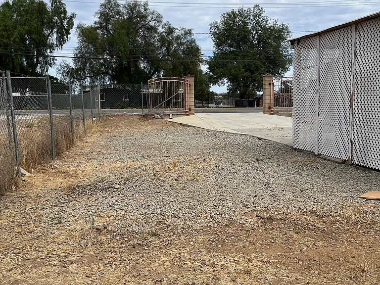 22225 Ellis Ave — Photo 20