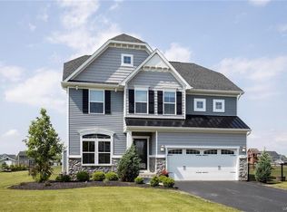 4967 Cloverleaf Ln, Lockport, NY 14094