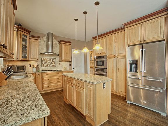 5th image of 8771 Eagleridge Dr