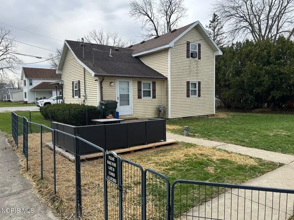 211 Walnut St, Portage, OH 43451