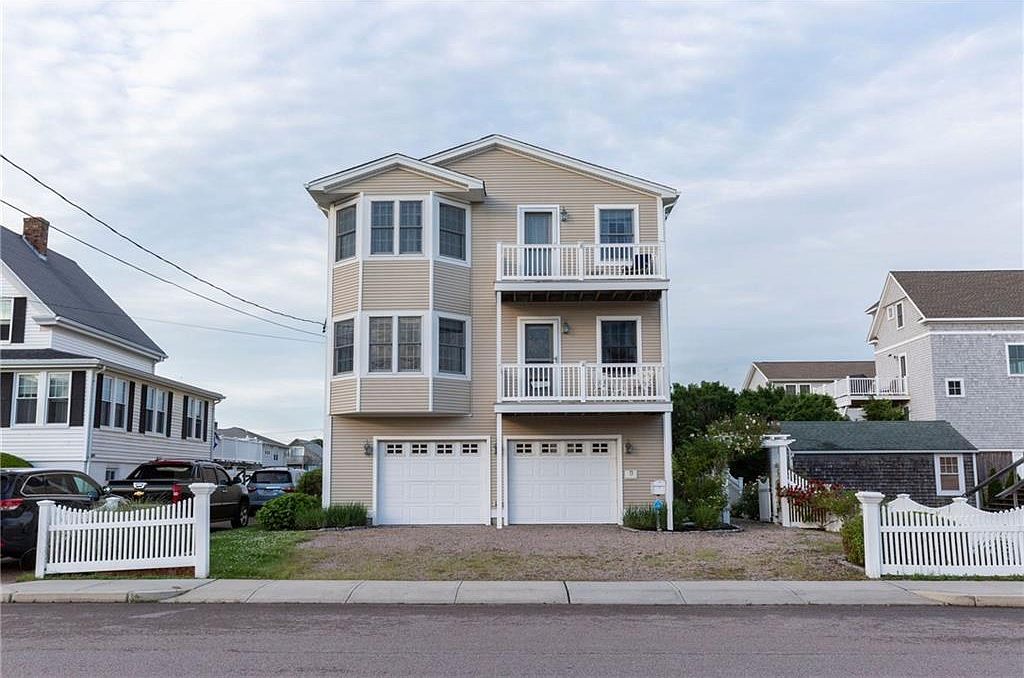 9 Crandall Ave, Westerly, RI 02891 Zillow