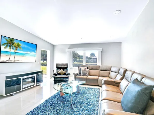 6140 Kings Gate Circle, Delray Beach, FL 33484