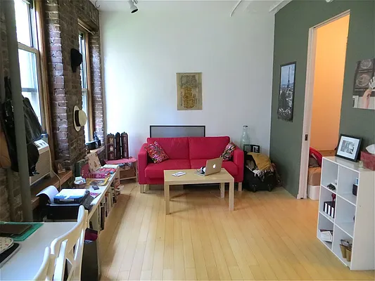 Rented by Performing Assets Corp | media 17