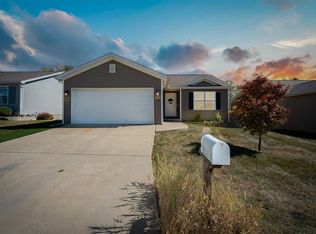 30 Winding Way, Bloomington, IL 61705