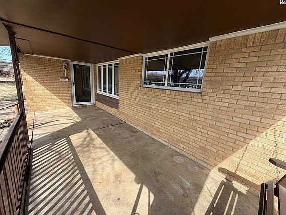 3rd image of 2202 E Blake St