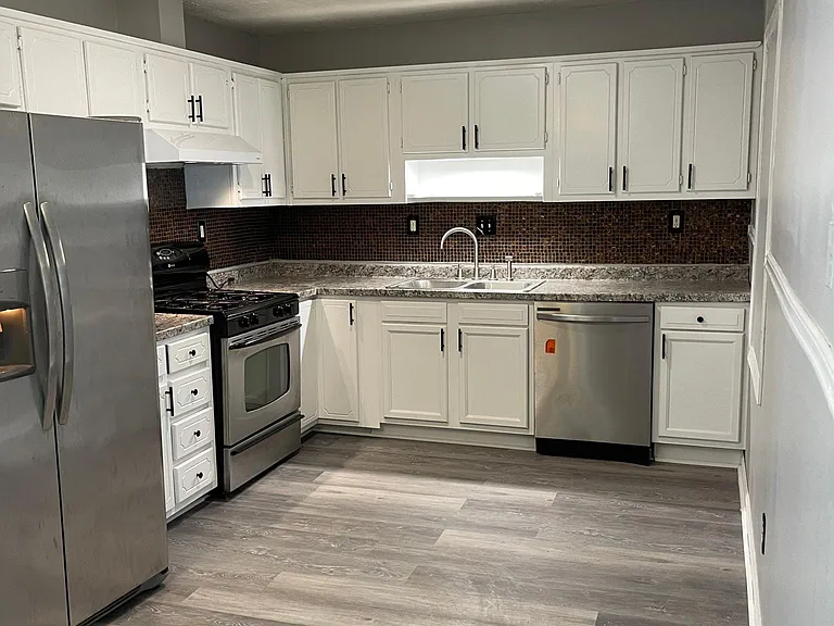 6243 Holiday Blvd — Photo 3