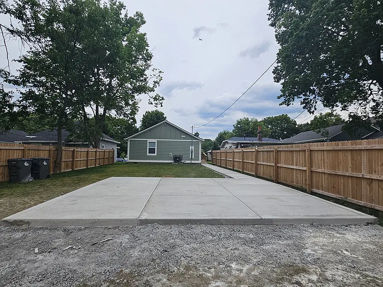 1315 W 25th St — Photo 18