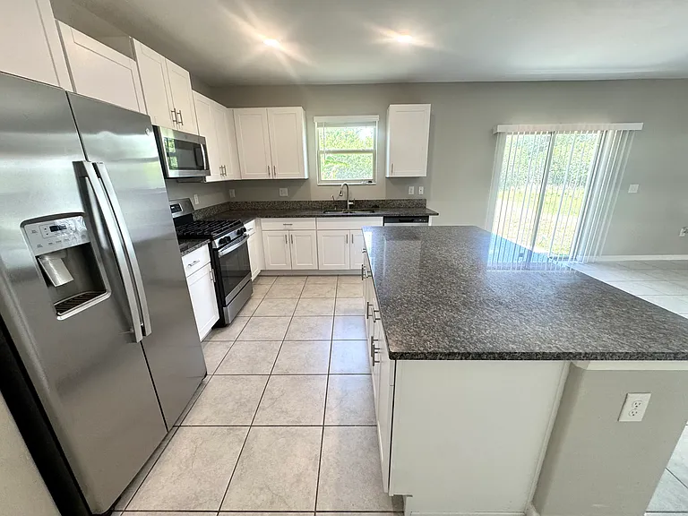 5415 Amaryllis Garden St — Photo 10