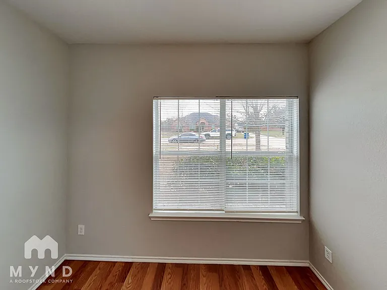 307 Susan Way — Photo 15