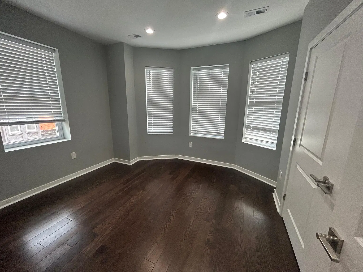 2 bed, $1,300 — Photo 4