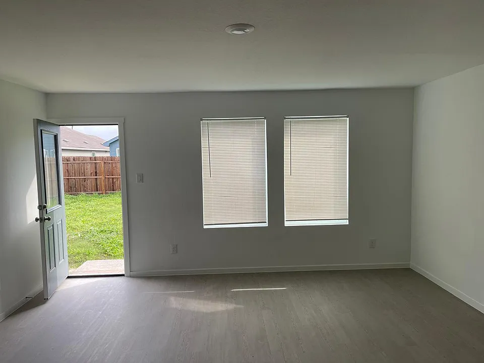 7706 Thor Dr #7706