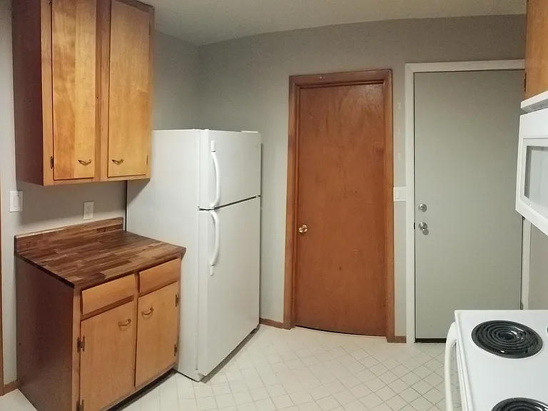 4894 Lynn Dr — Photo 7