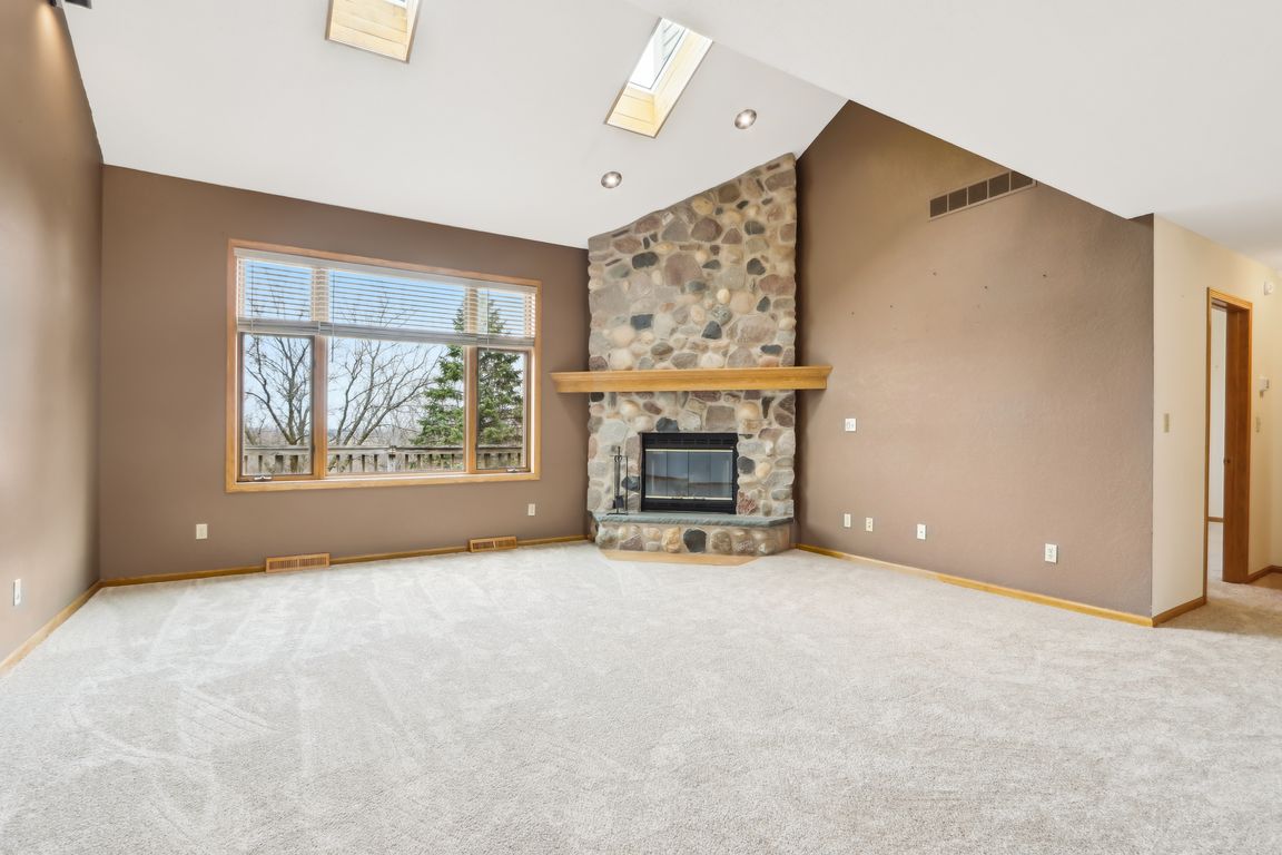 W2744 La Follette Rd-28032025-010.jpg