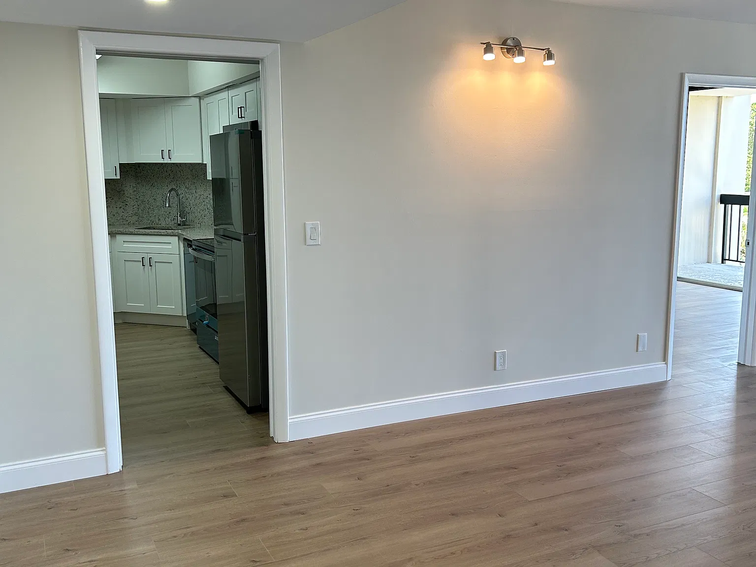 2 bed, 1258 sqft, $2,200 — Photo 3