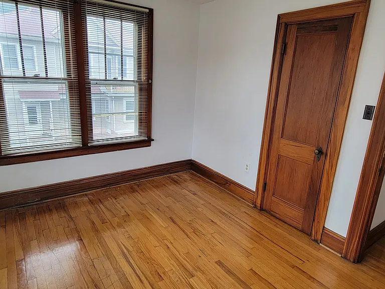 302 E Prospect St — Photo 27