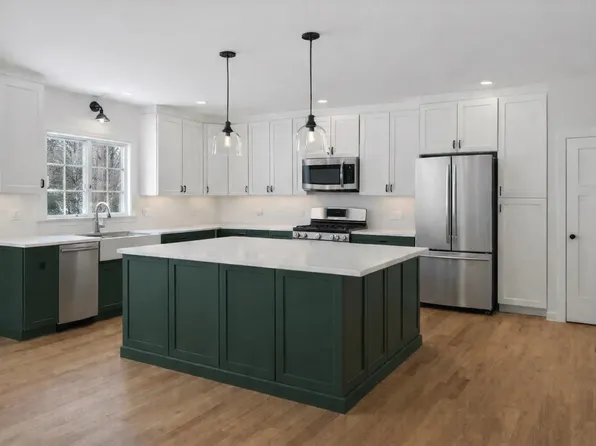 12 Charlotte Drive #5, Dover, NH 03820