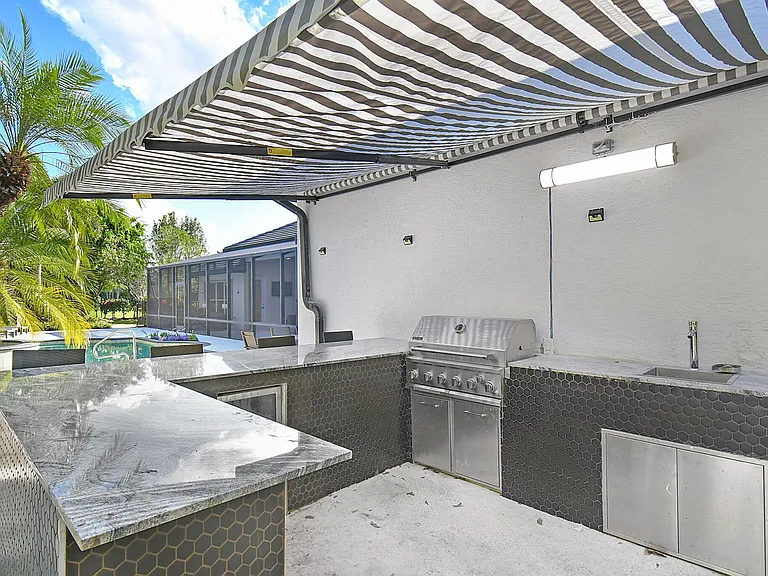 15700 Carrera Ln — Photo 32