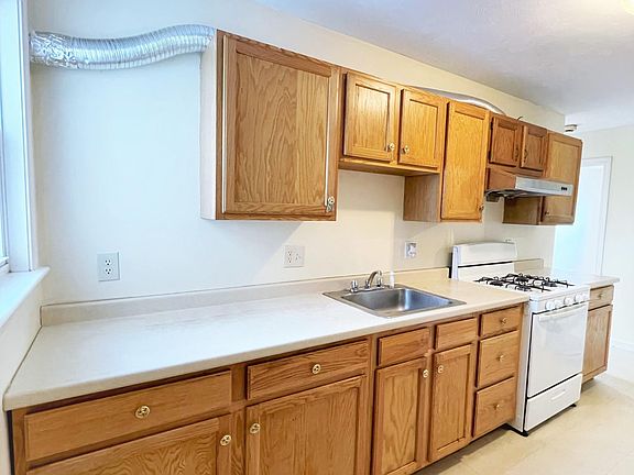 4th image of 30 Ebbett Ave #2