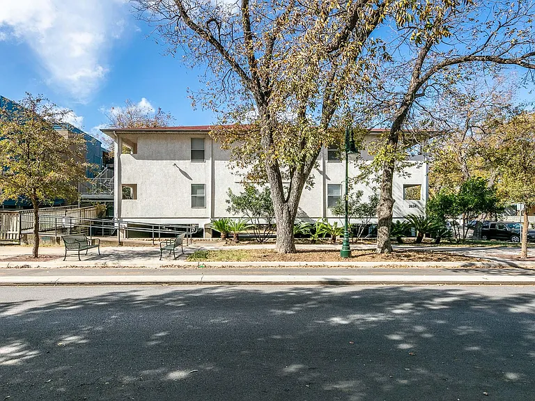 2824 Rio Grande St #204 — Photo 1