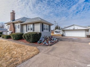 2413 44th St, Moline, IL 61265