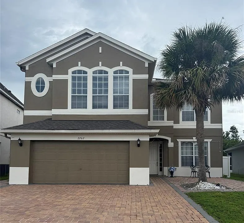 2262 Windcrest Lake Cir