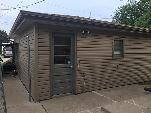 3rd image of 2305 C Ave