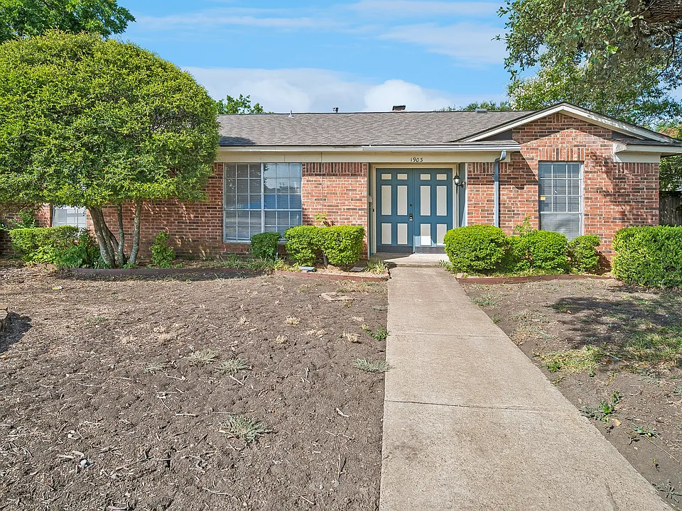 1903 N Floyd Rd