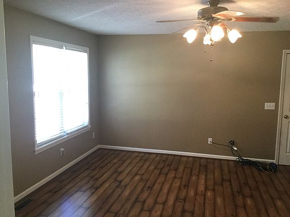 5th image of 104 Creekwood Dr