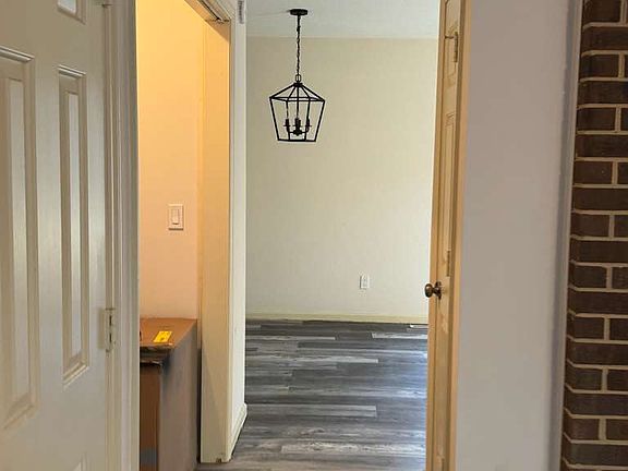 3rd image of 4423 American Dr