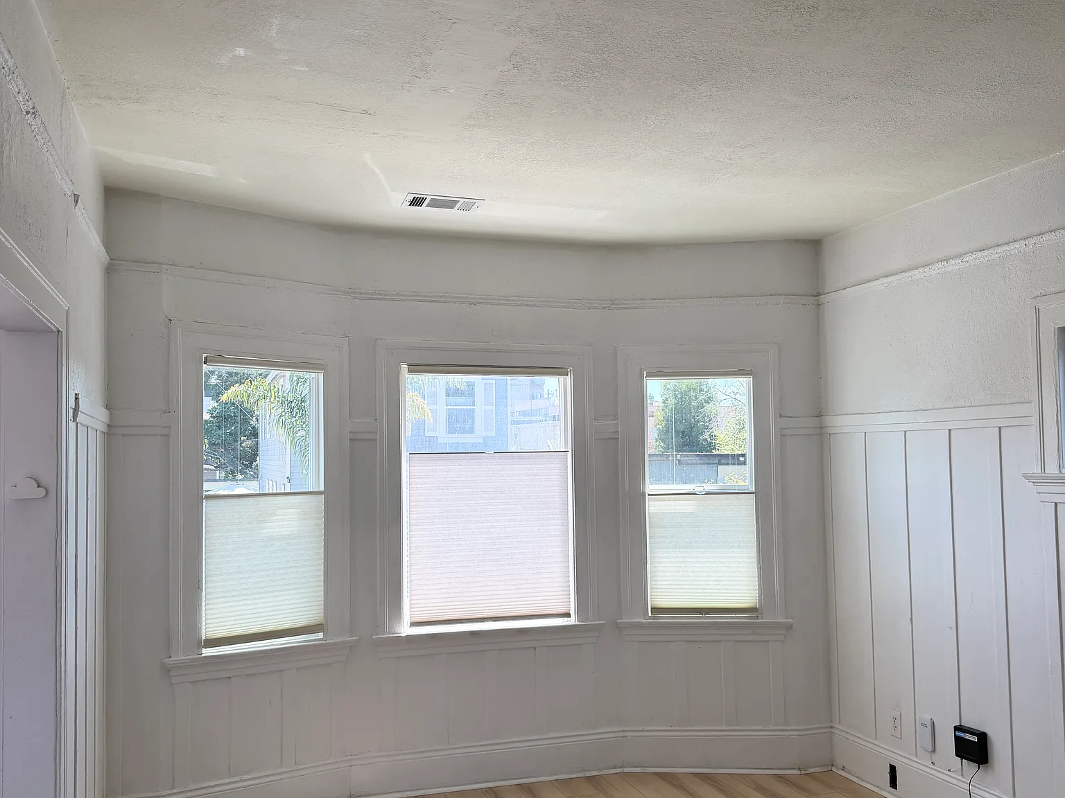 3 bed, 1018 sqft, $3,300 — Photo 1