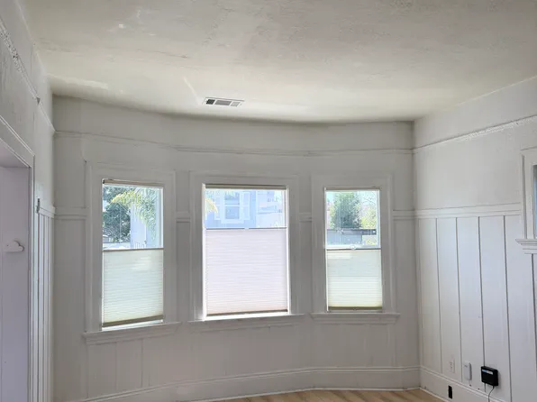 866 Athens Ave, Oakland, CA 94607