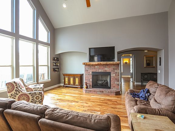 5th image of 14 Gribbin Ln