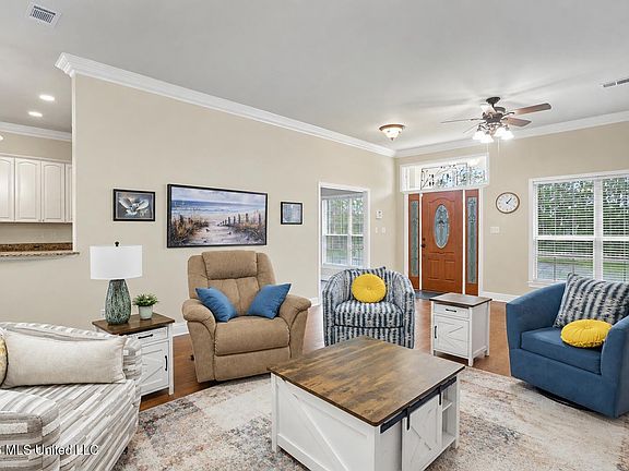 5th image of 14712 Dismuke Ave