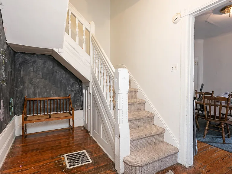 3217 Winter St — Photo 2