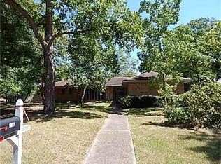 210 W Sherman St, Livingston, TX 77351