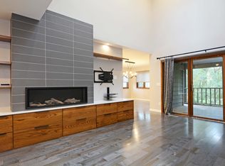 5536 Village Dr, Edina, MN 55439