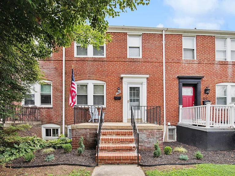 324 Westowne Rd — Photo 1