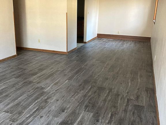 3rd image of 526 Oak Glen Dr #G