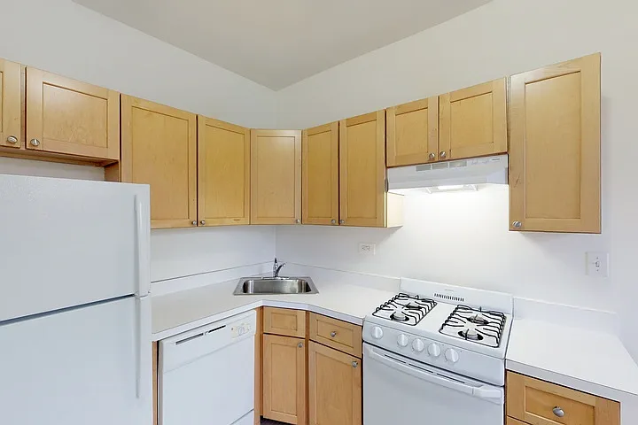 Woodlawn Court — Photo 11
